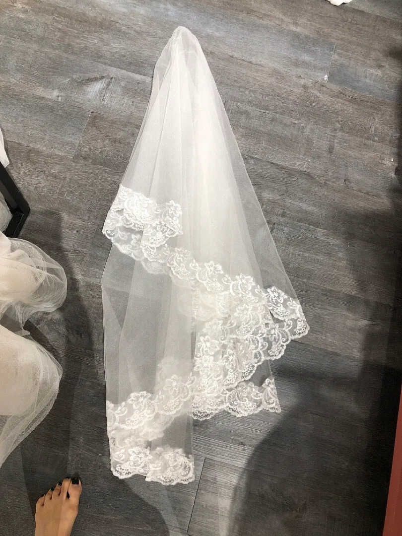 S05AAT 0766 - Old fashioned lace finishing medium veil