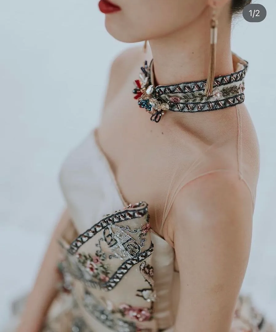 S05AAT 0991 - Indonesia sangjit Cheongsam gold 