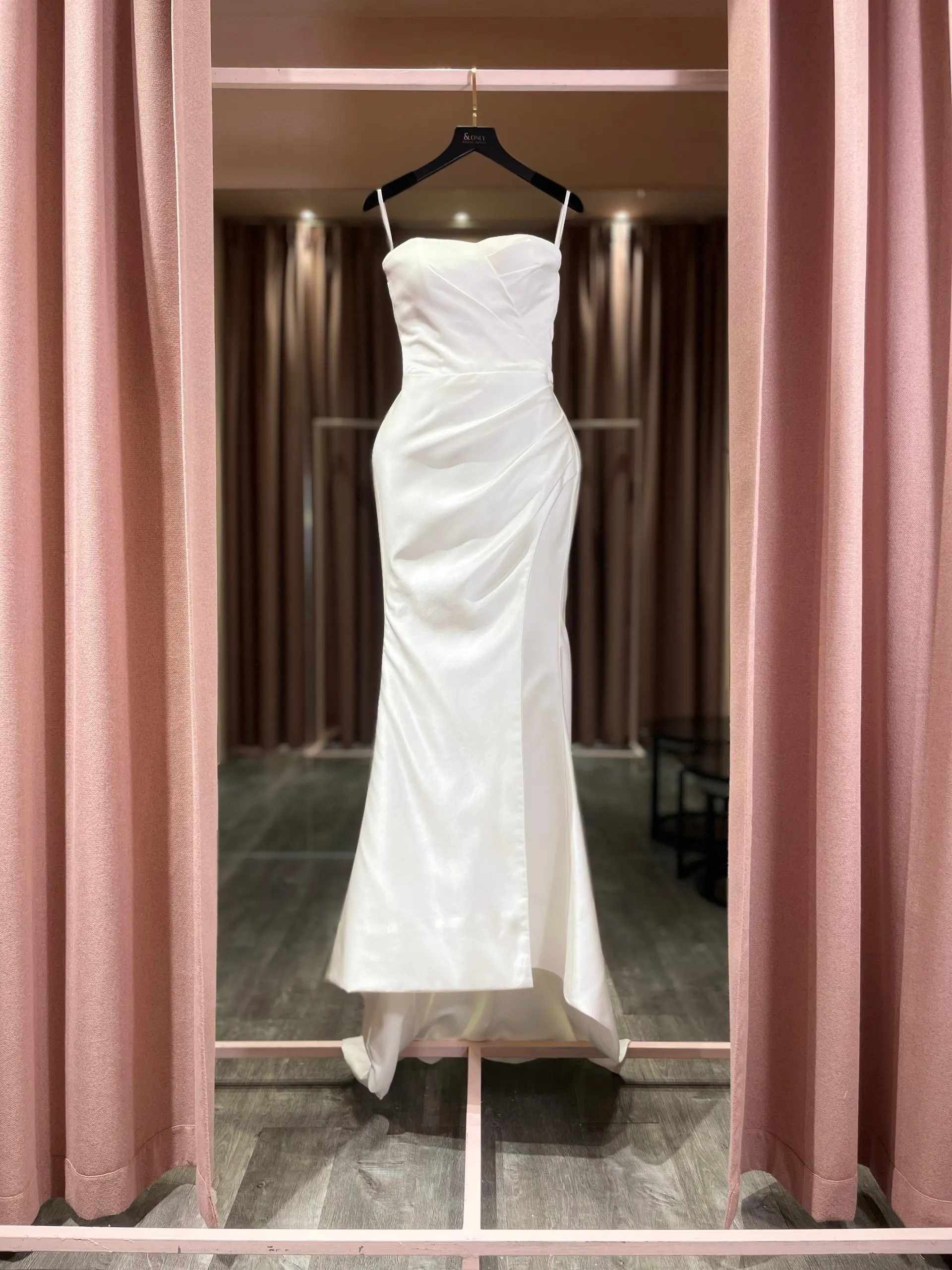 S05AAT 1279 Satin pleats mermaid with slit cat eye neckline