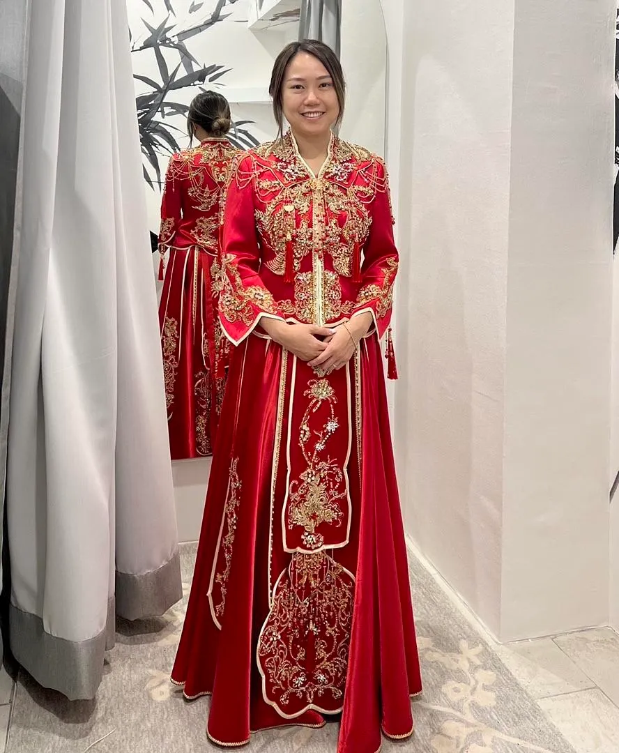 S05AAT 1090 - female kua MK low collar spider Size: M