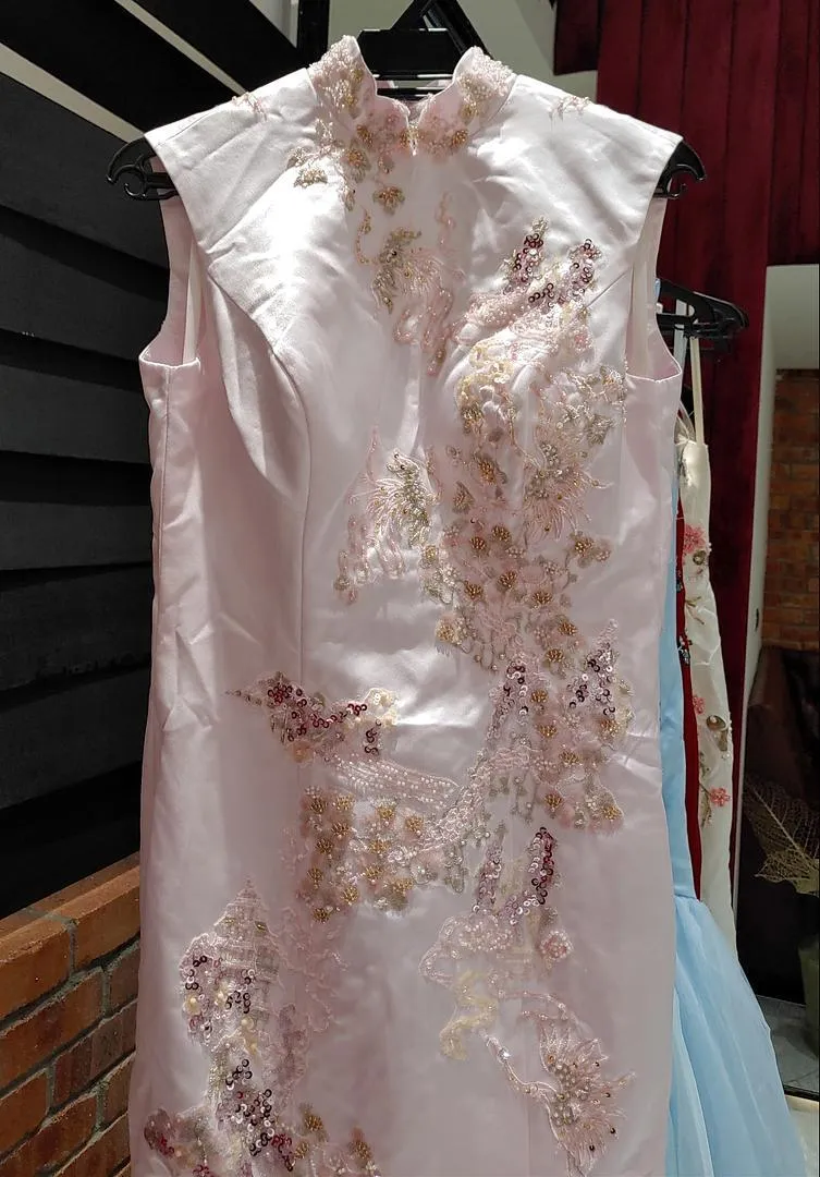 S05AAT 1585 modern cheongsam Light pink gold beads embroidery birds trees