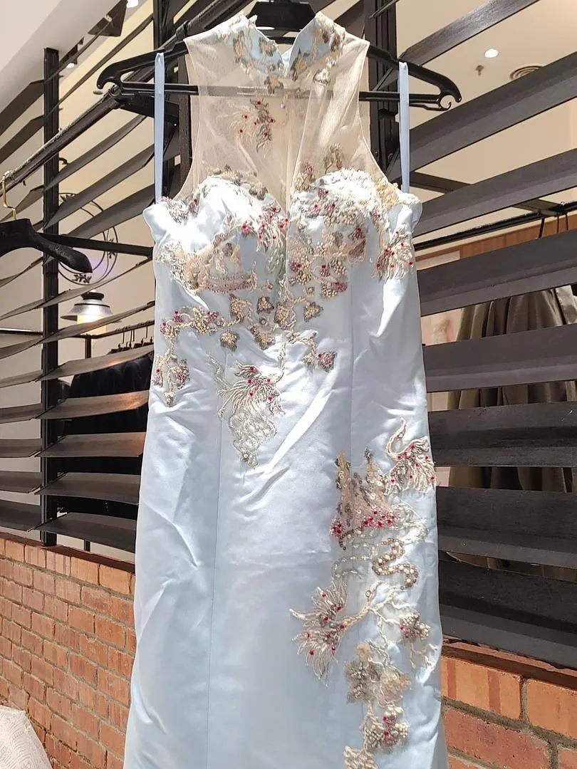 S05AAT 1579 modern cheongsam light blue silver embroidered red beads
