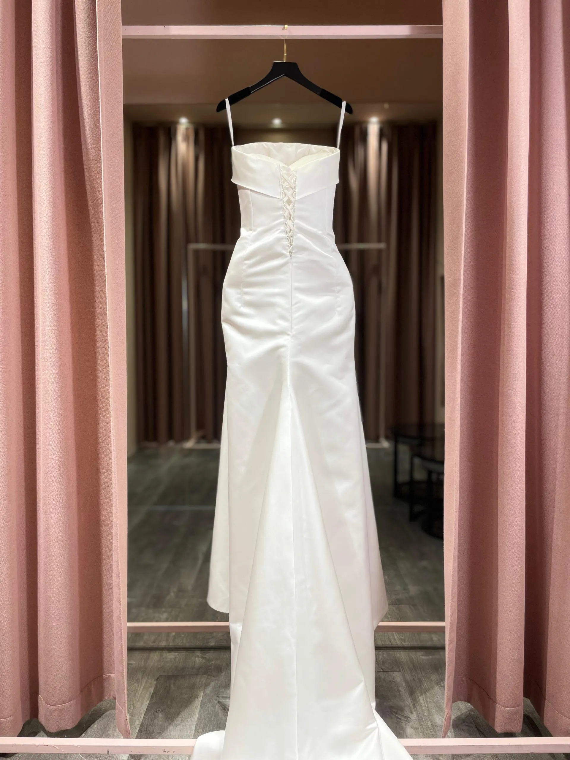 S05AAT 1388 Maya Satin Mermaid tube