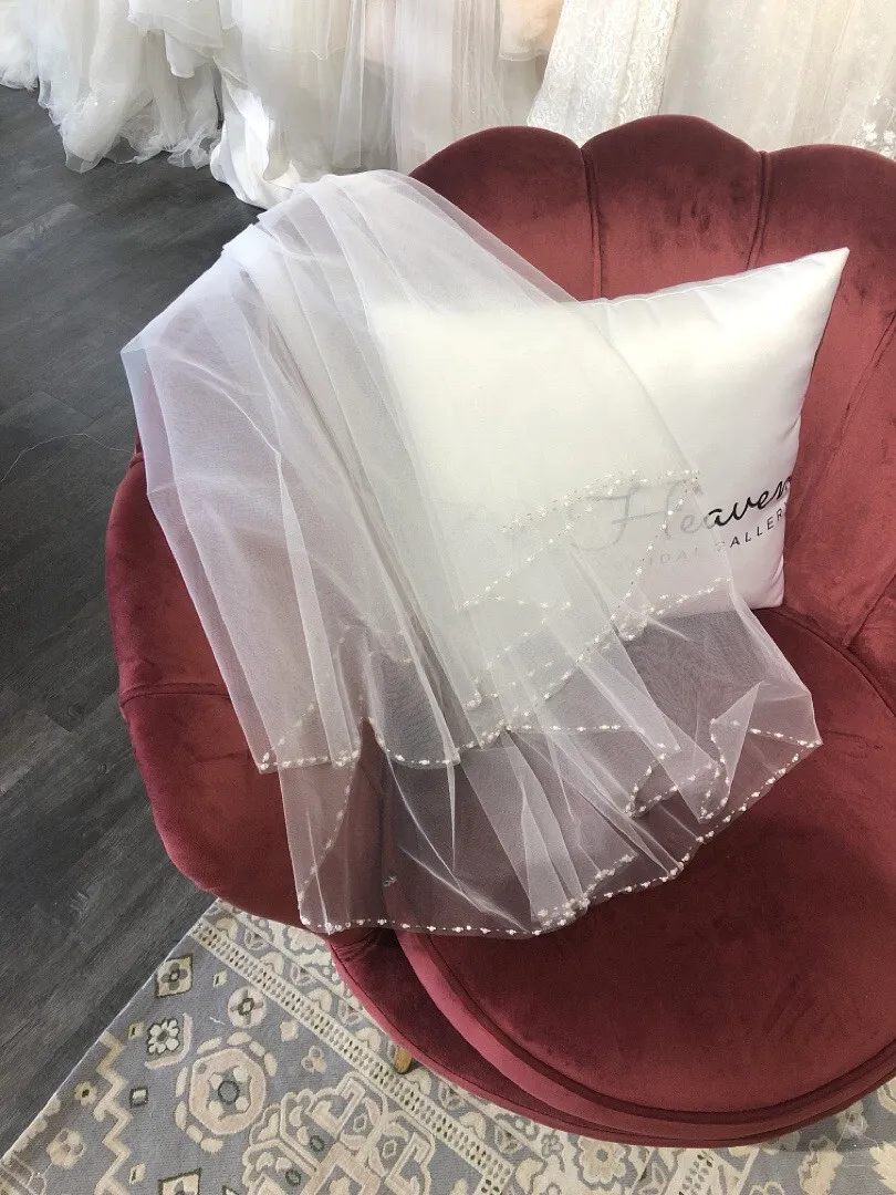 S05AAT 0827 - Straight line beaded double layer veil