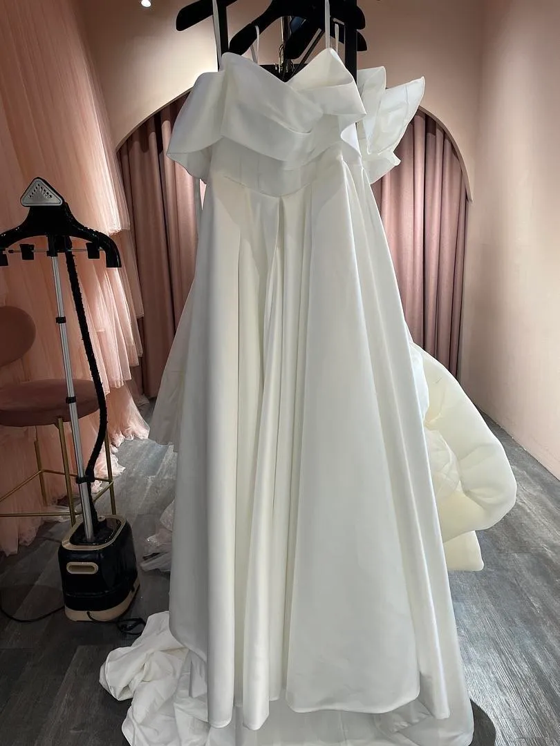 S05AAT 1387 Off shoulder A line Satin plus size Melody