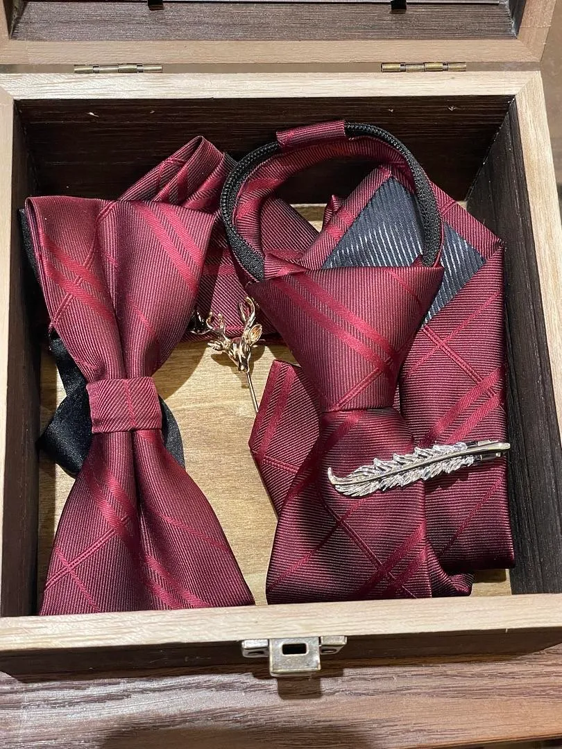 S05AAT 1466 Red Bow tie straight line texture set