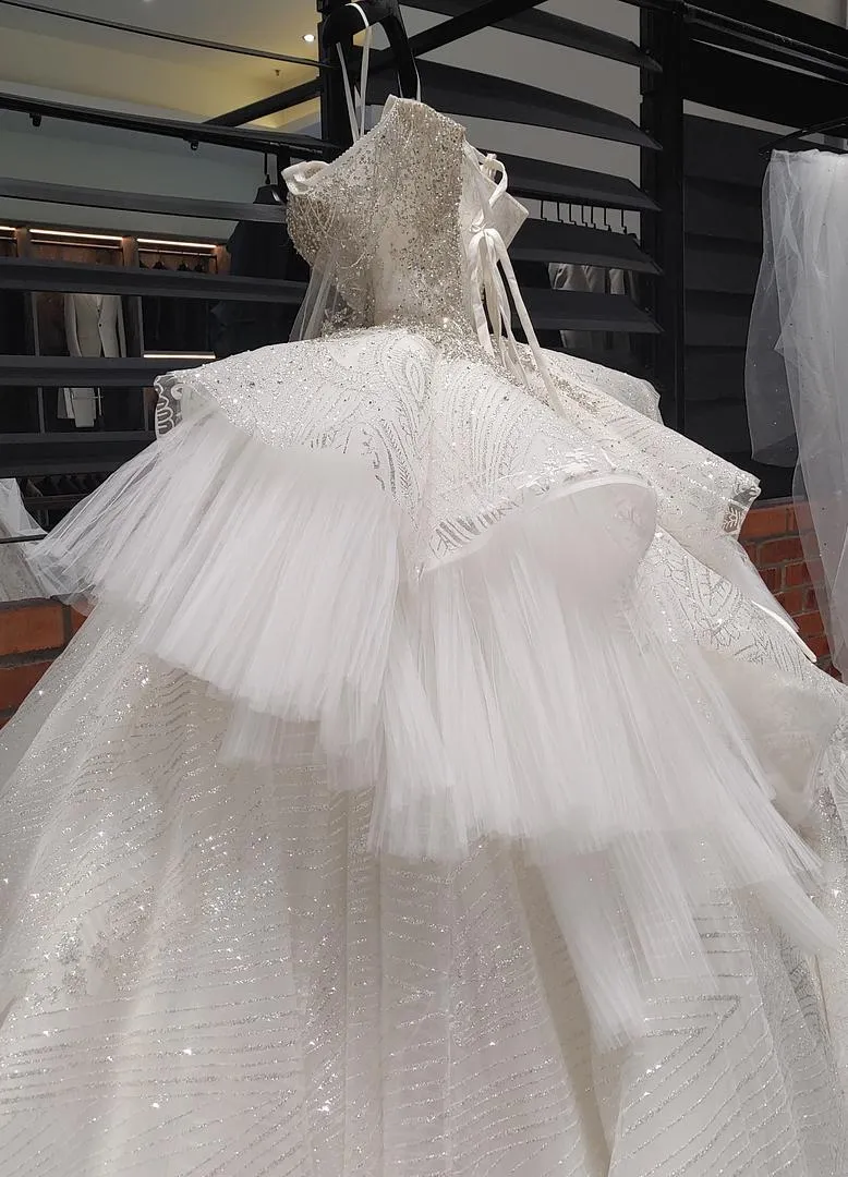 S05AAT 1565 VIP Lais Off shoulder sleeve tangling Blink ball gown Yek Chan