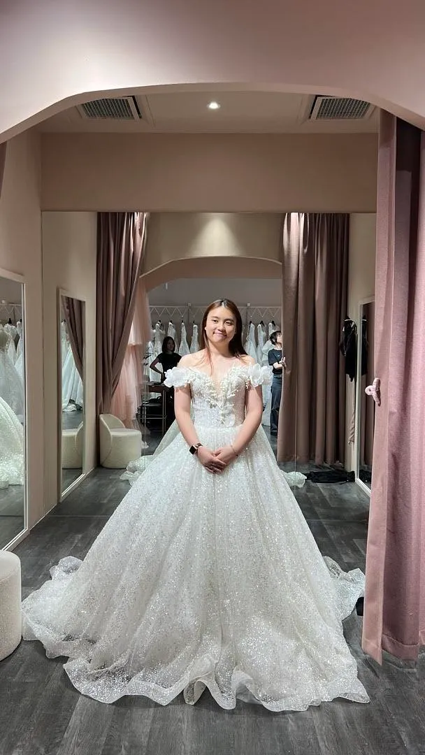 S05AAT 1360 Off shoulder 3D flower blink yellowish Ball gown