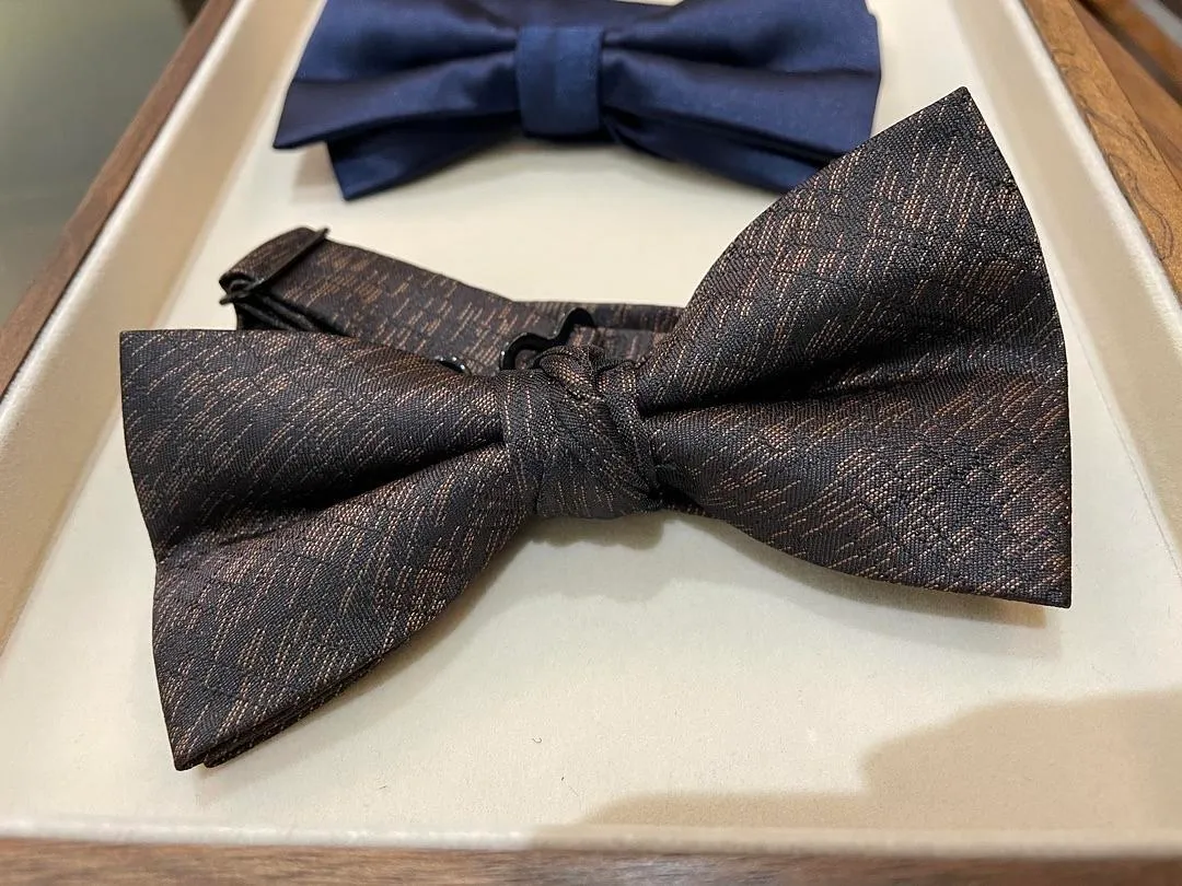 S05AAT 1460 Dark Brown Black texture Bow tie