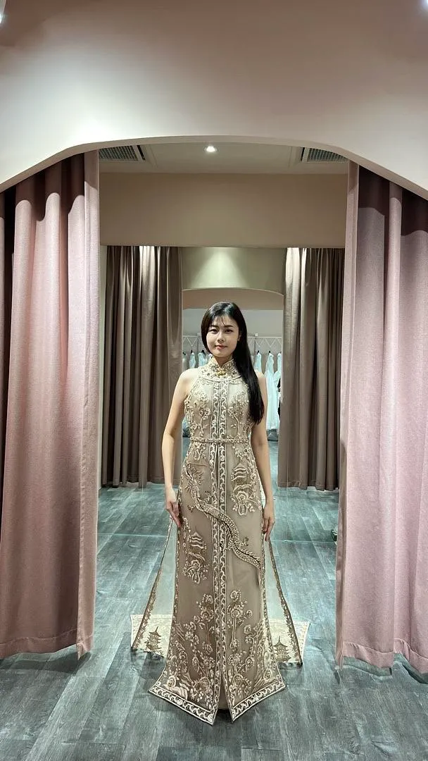 S05AAT 1374 Indonesia sangjit Cheongsam brown gold dragon back slit