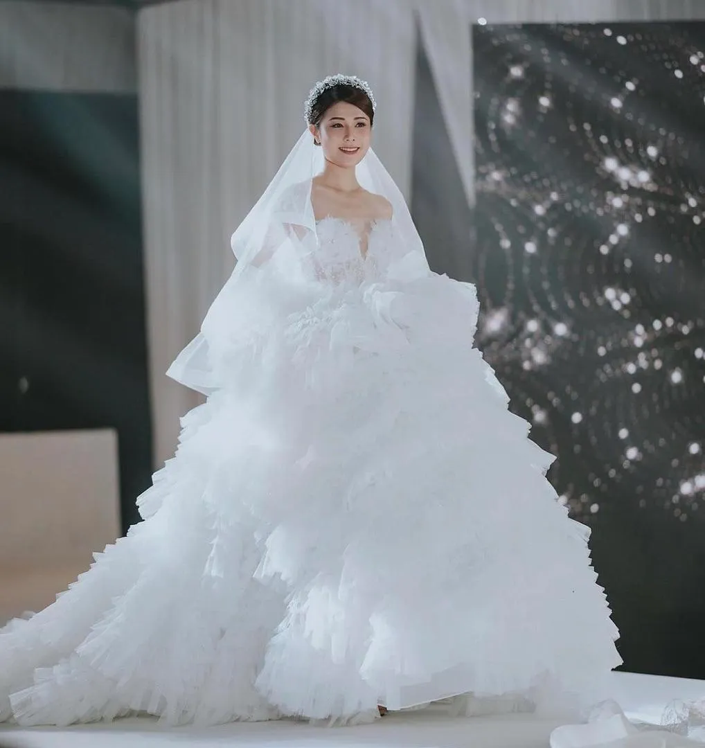 S05AAT 1224 FS Joyce ruffles ball gown