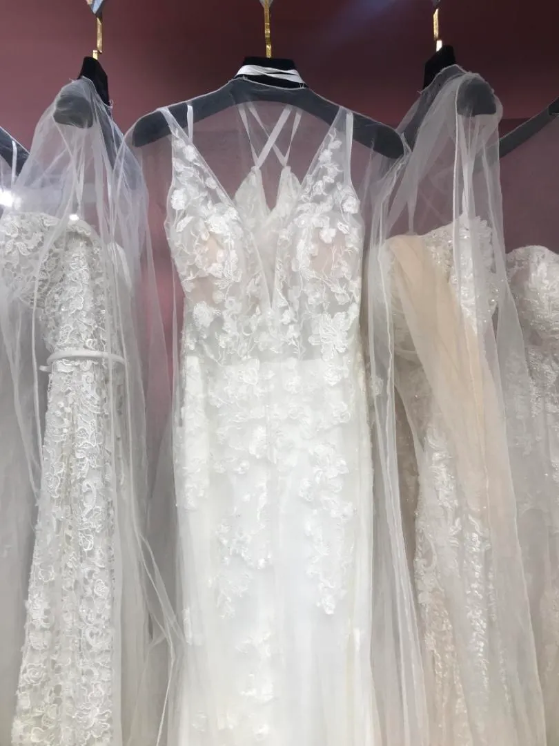 S05AAT 0513 - Ooi Xin Tian mermaid V neck custom to rent