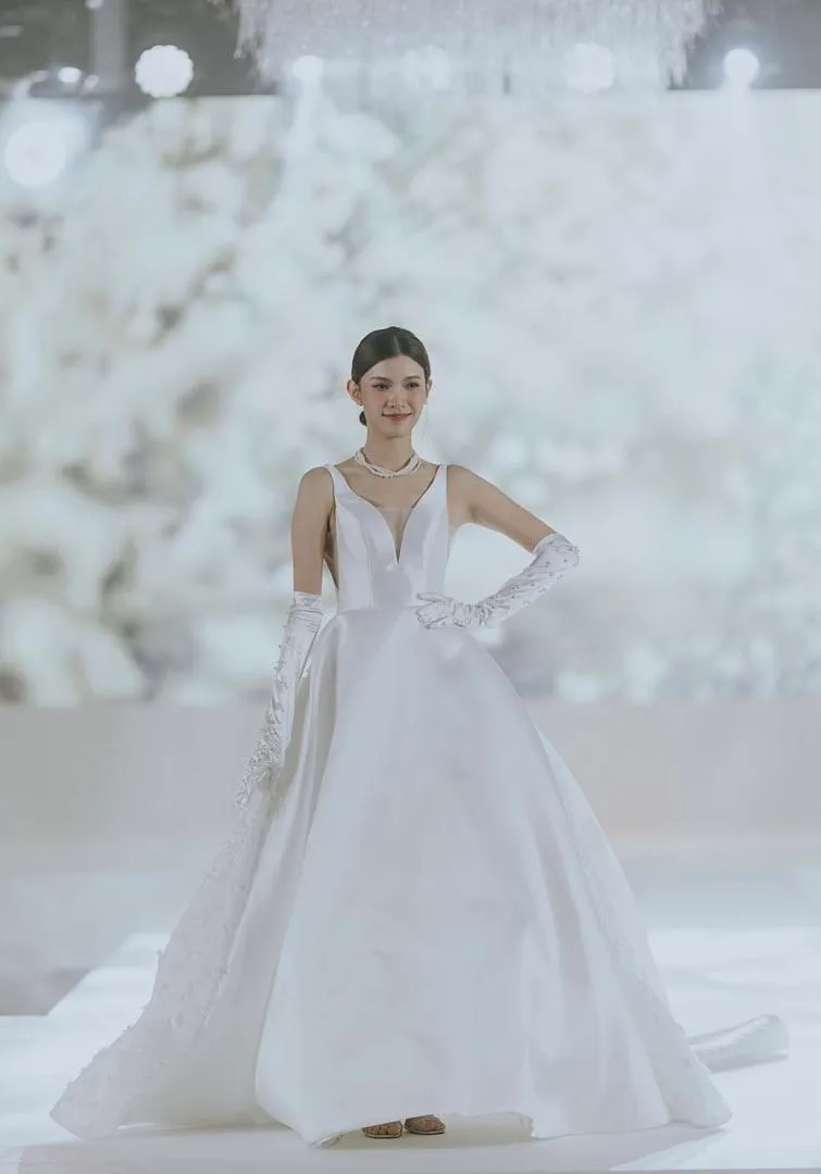 S05AAT 1234 FS Zoe satin A line with thick strap flower side