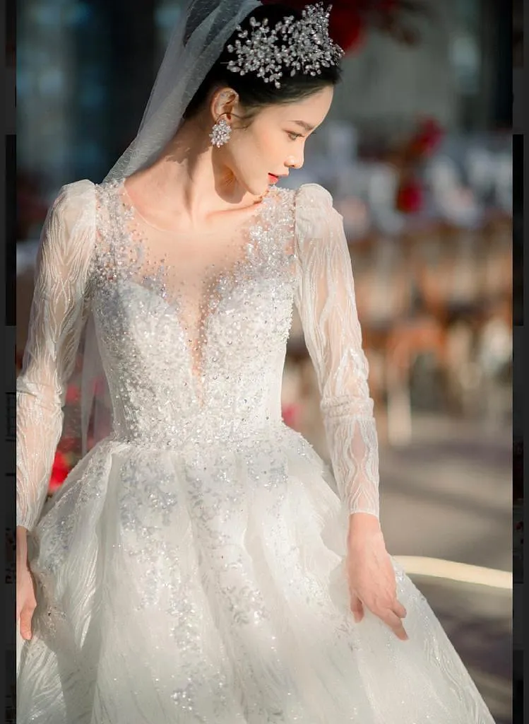 S05AAT 0939 - Long sleeve luna sequines lace ball gown
