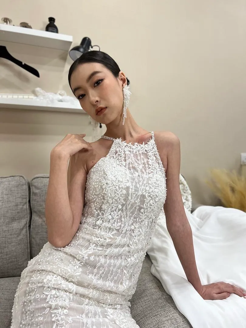 S05AAT 1160 Halter Neck with straight lace nude base