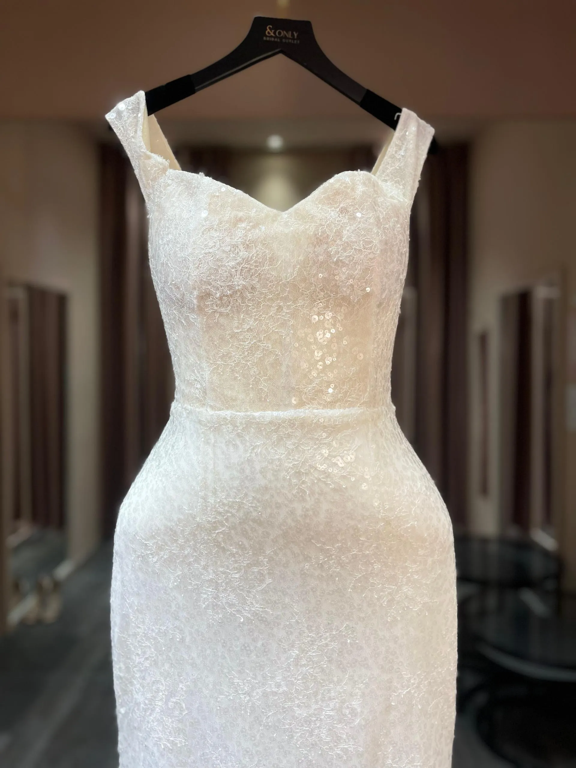 1768 - Luna Sparkle Gown