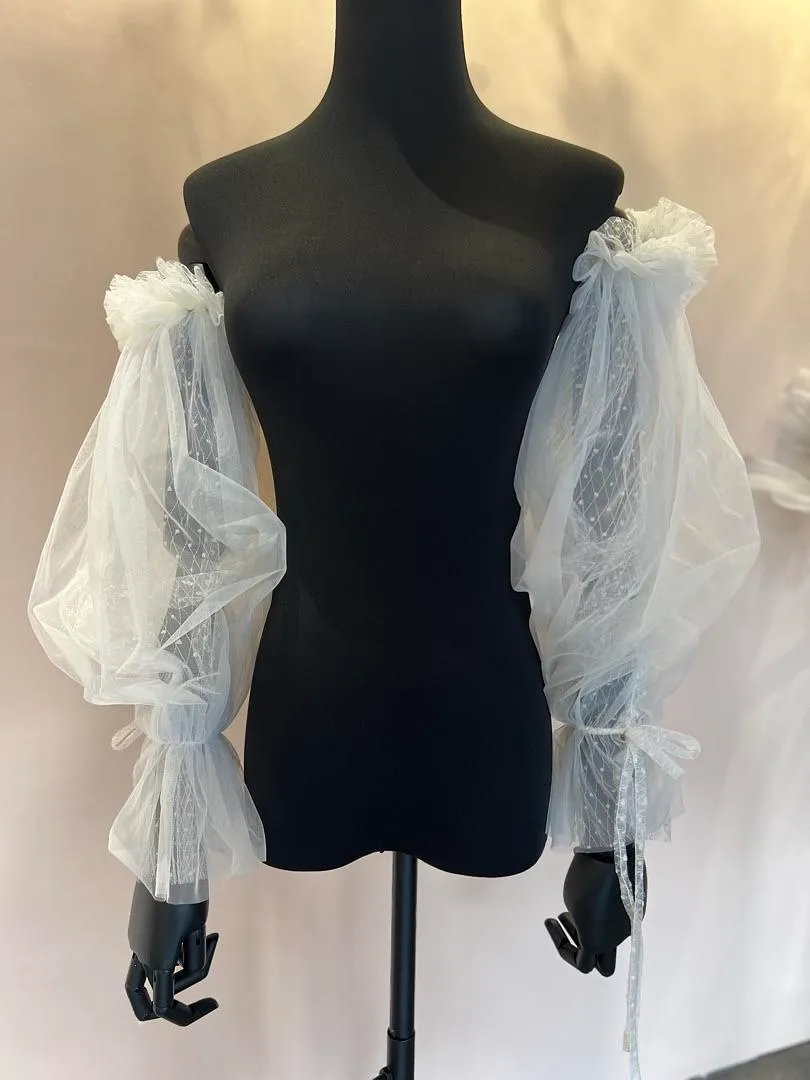 S05AAT 1115 Ribbon puffy sleeve with polka dot inner