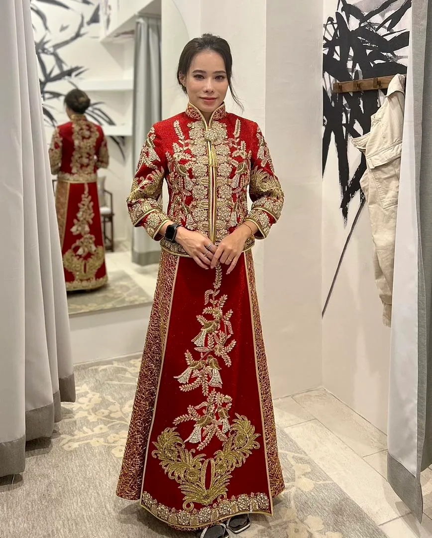 S05AAT 1100 - female kua MK gold birds Size: M