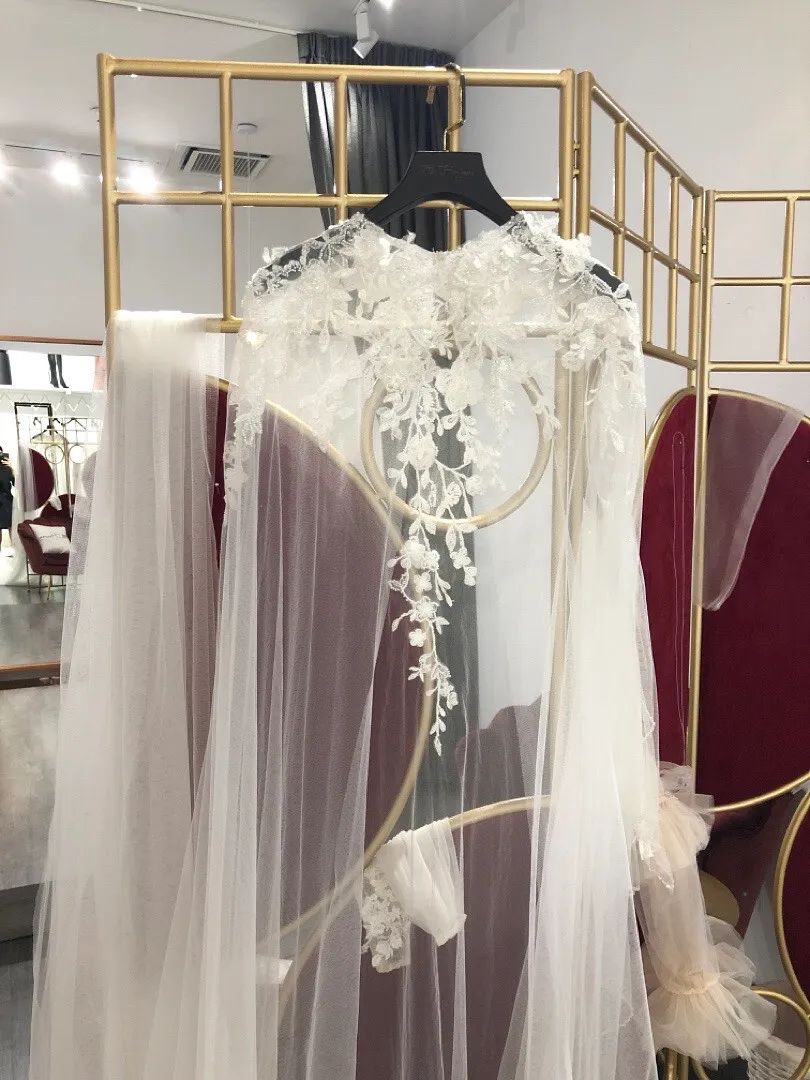 S05AAT 0767 - Long lace superman cape