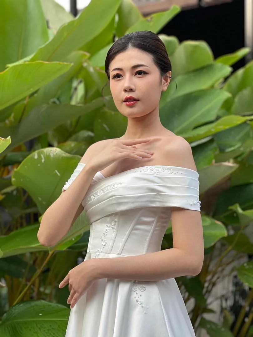 S05AAT 1389 Off shoulder Satin A line small flower Joyce