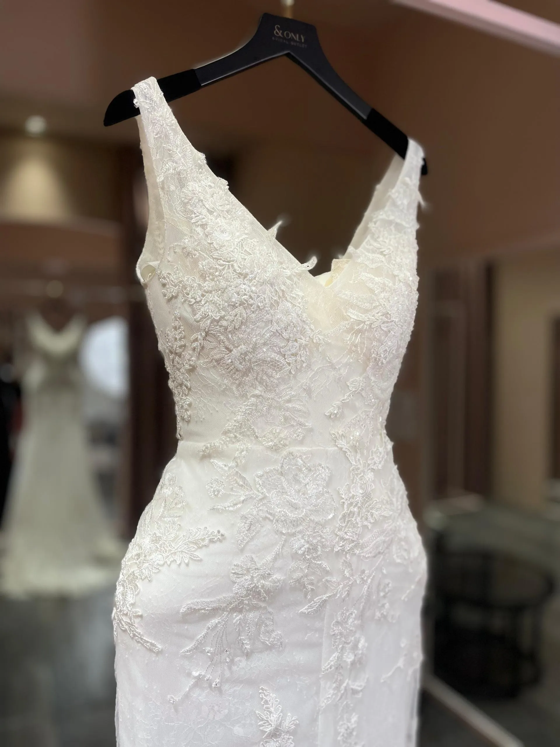 S05AAT 1487 Strap deep V mid slit mermaid