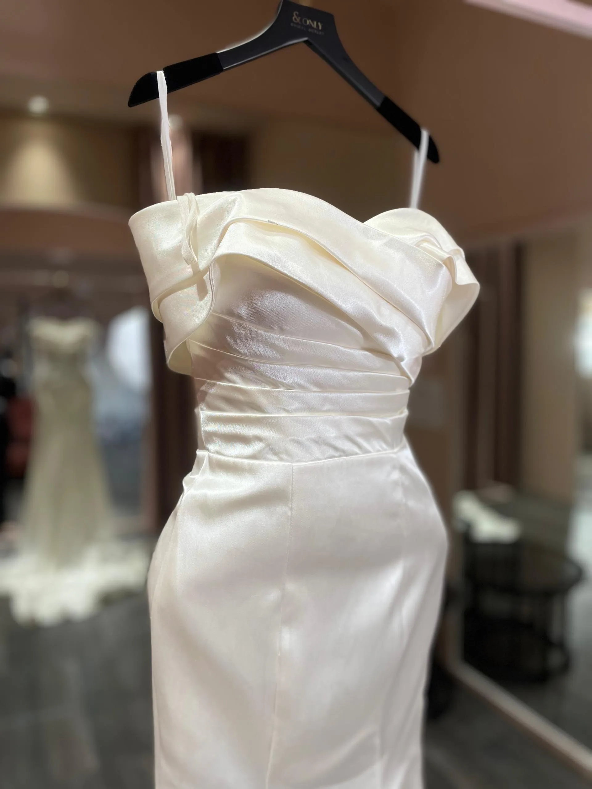 0835 - Livia pearl white off shoulder satin