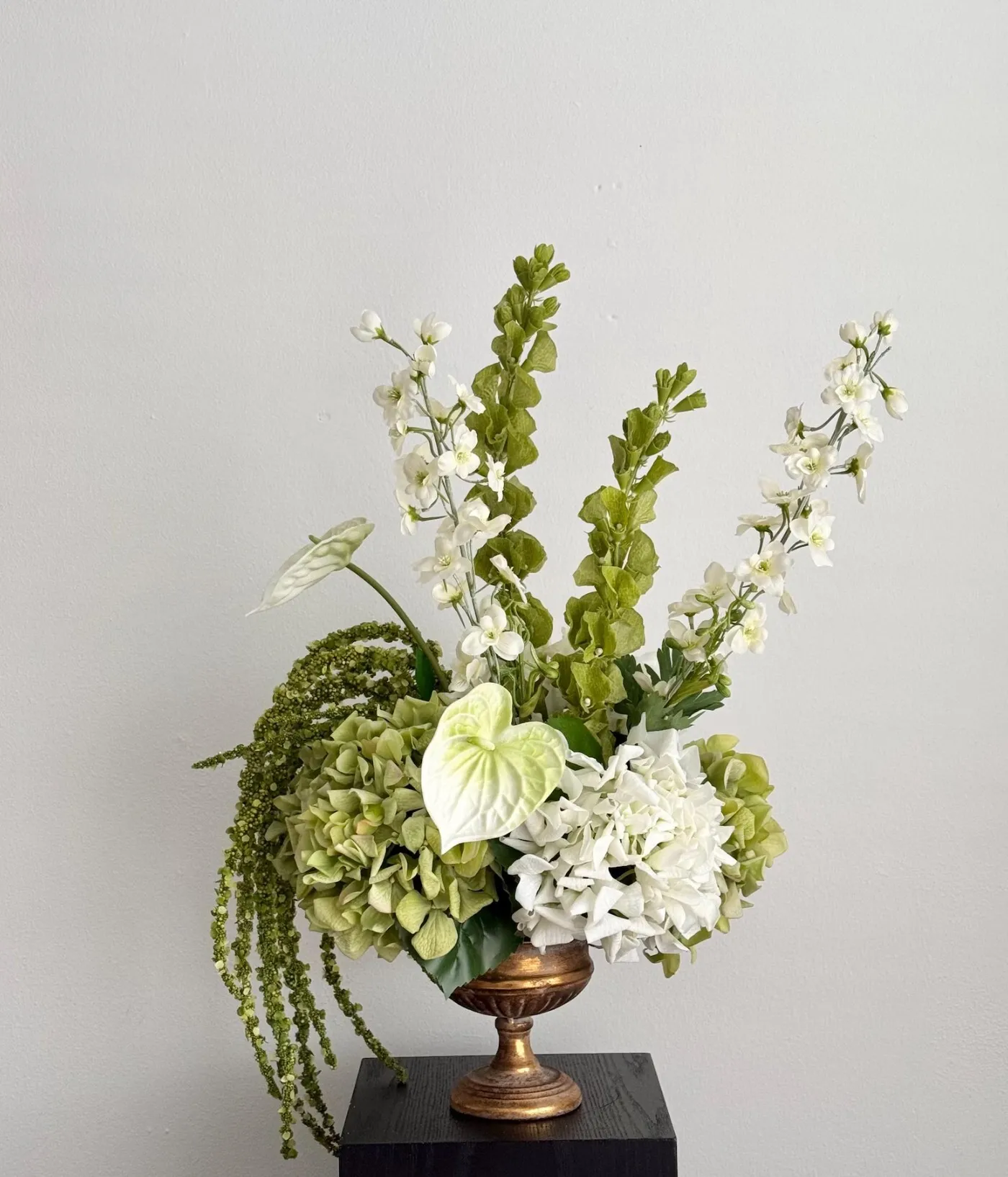 The New Classic Grand Centerpiece