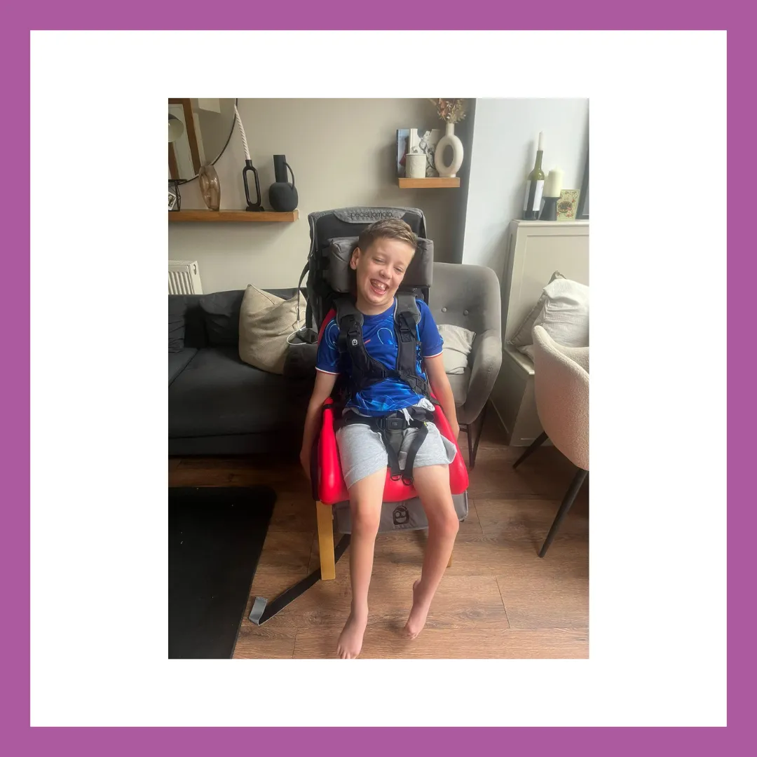 GYM 428 Special Tomato Out & About Seat