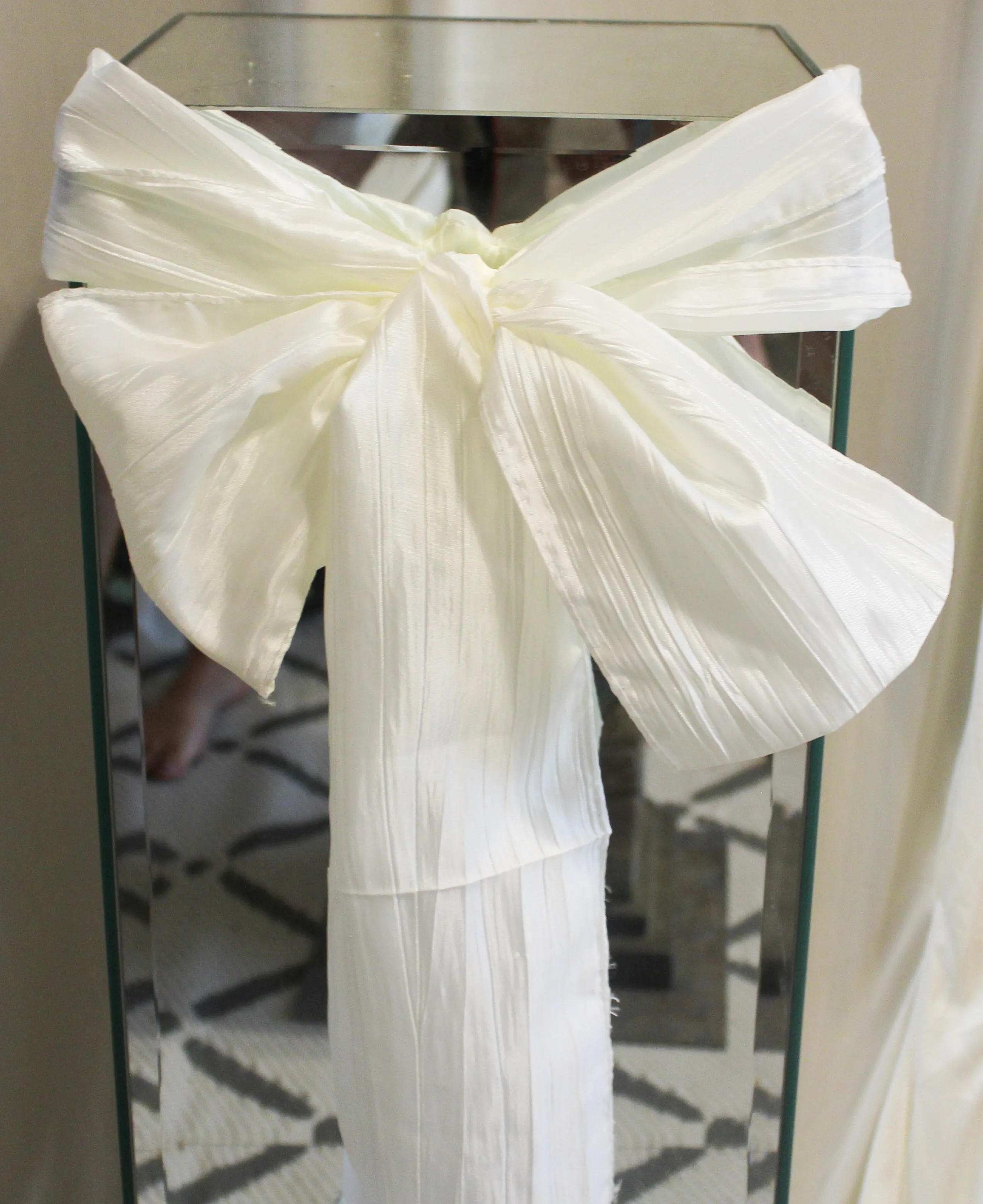 Chair Sash- Ivory Accordion Crinkle Taffeta Chair Sash 