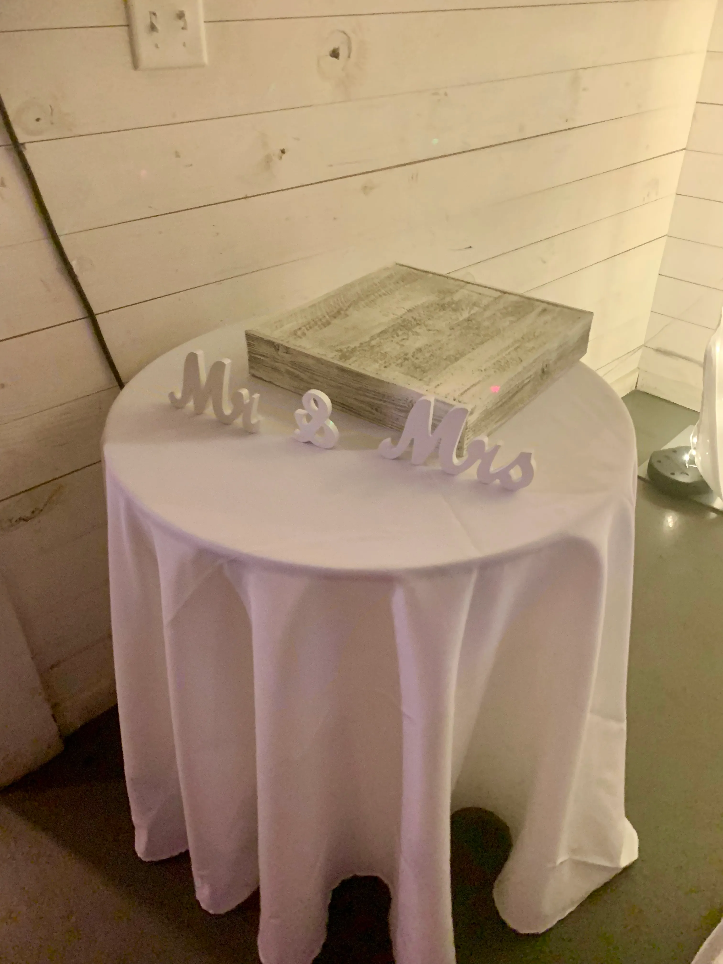 Cake stand- Wood, Small, White Wash Rustic Wooden 