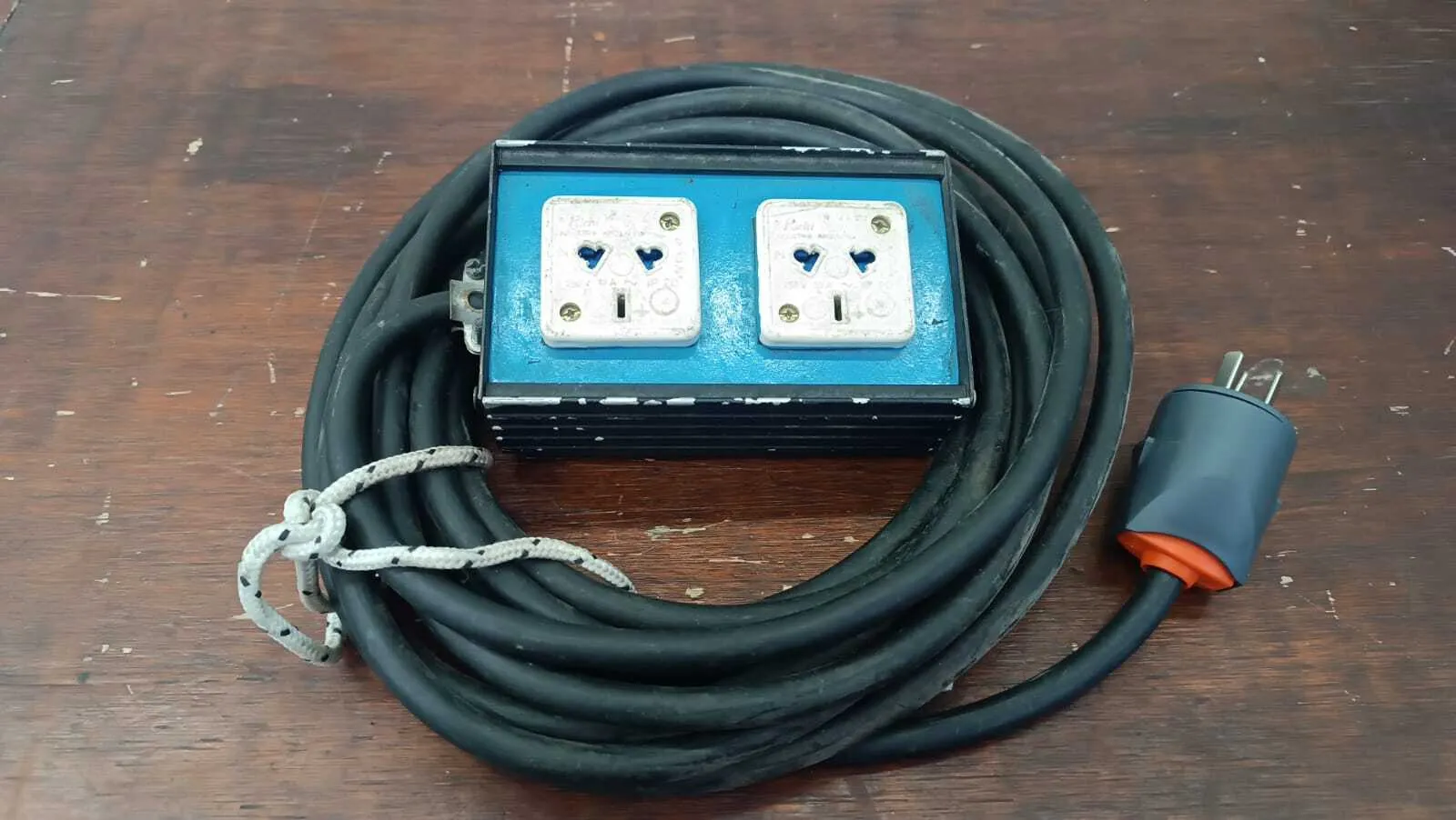 ZAPATILLA DEXEL 10 AMP - 2 TOMAS (7 MTS)
