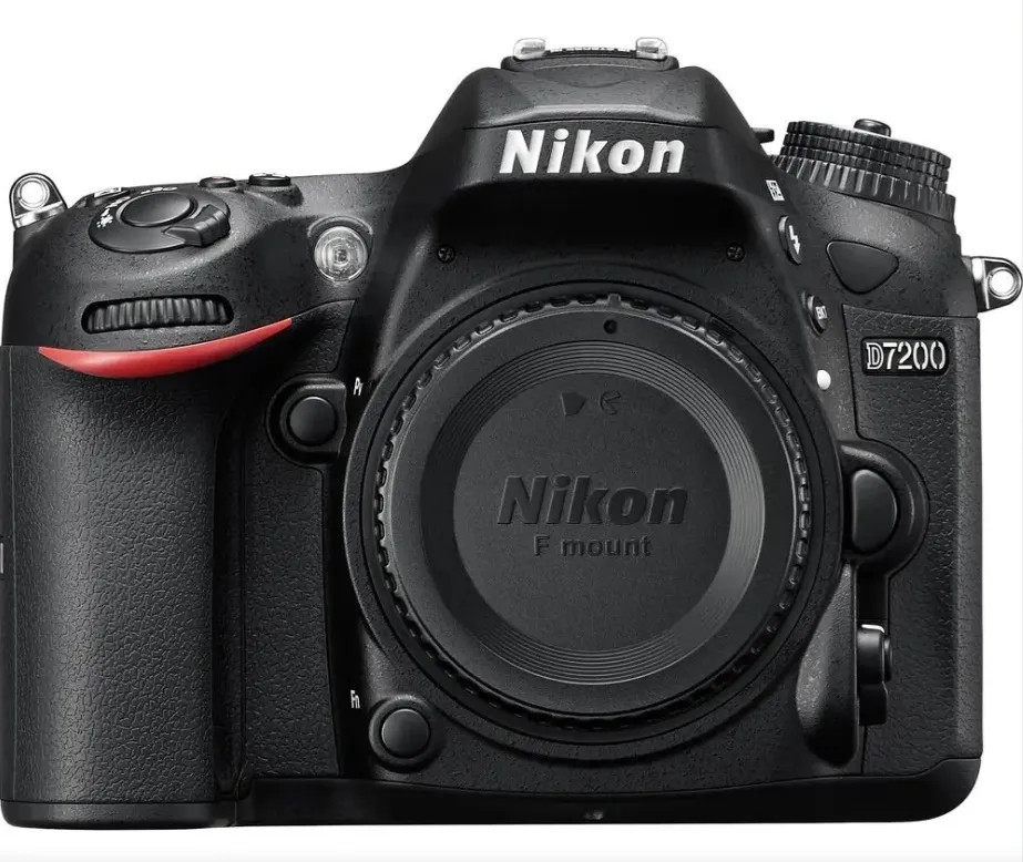 NIKON D7200 (APS-C)