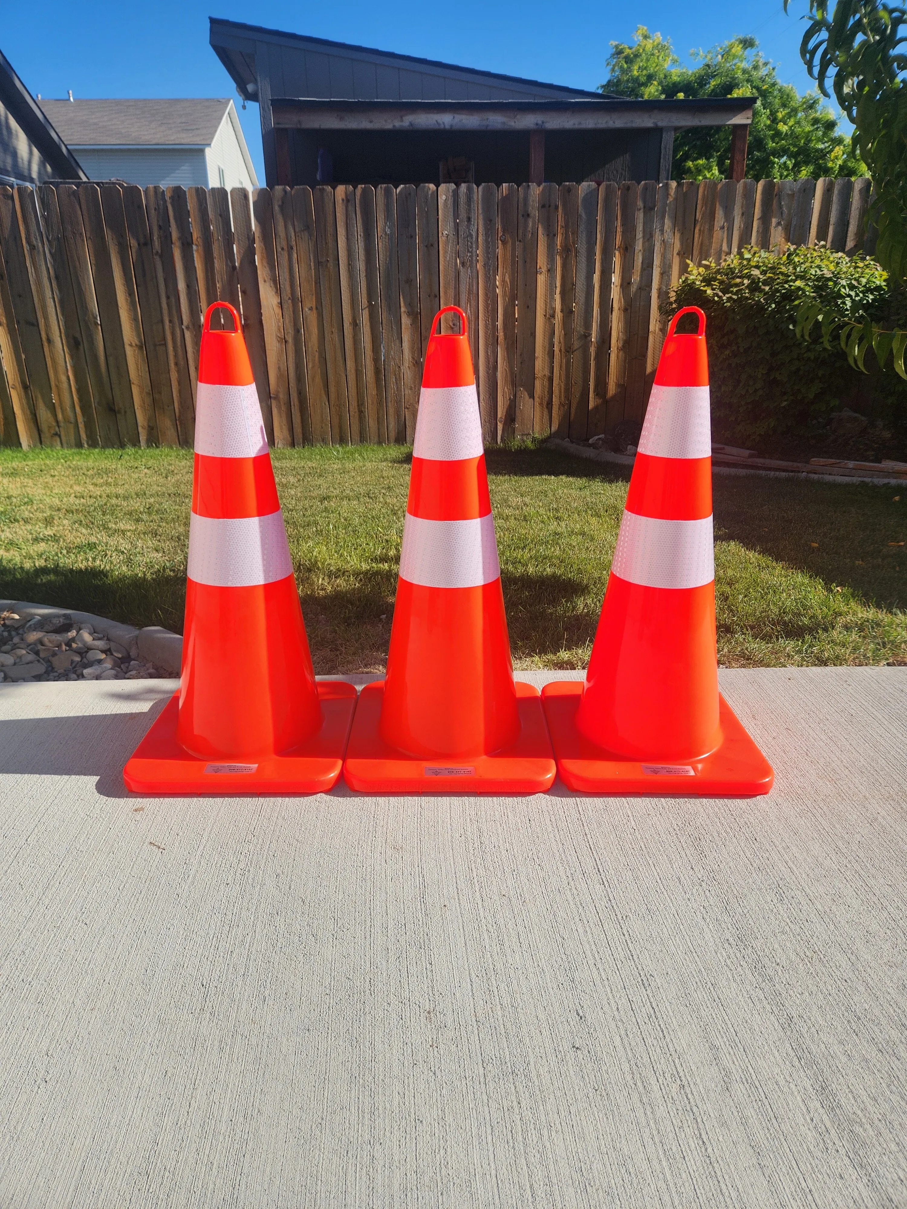 Traffic Cones 28" with 2 Reflective Collars - Weighted Base - Carry Ring