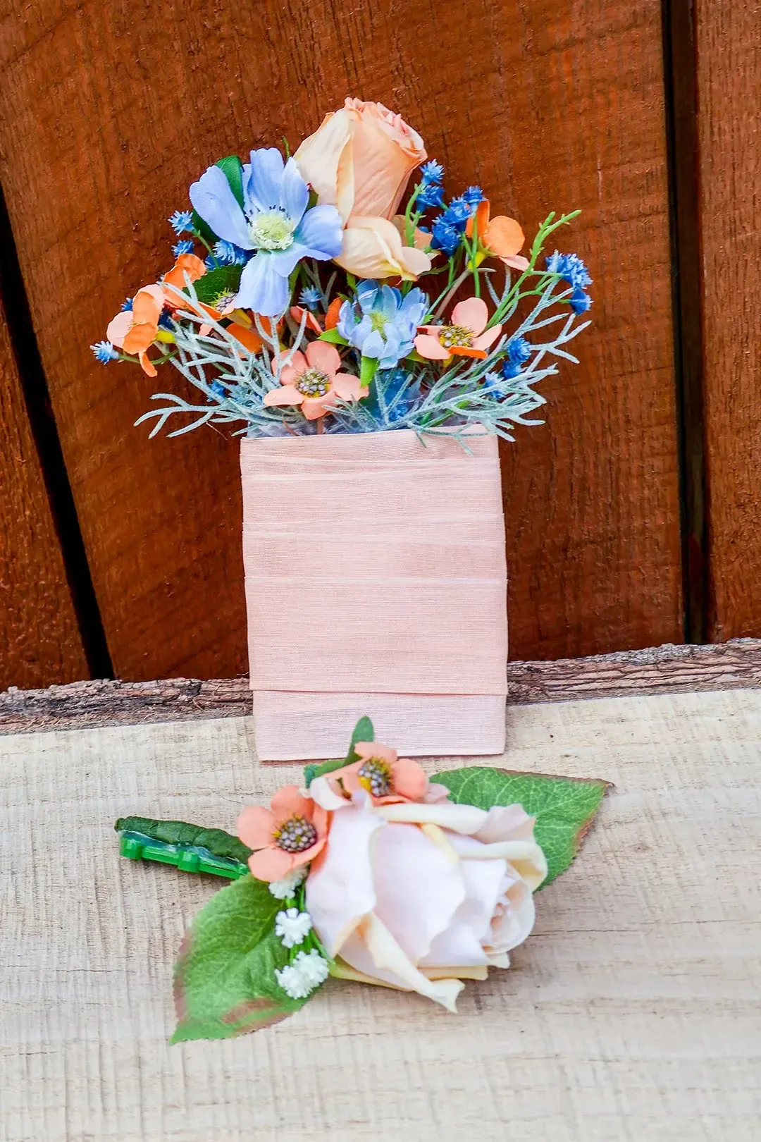Sunkissed Sky - Boutonniere 