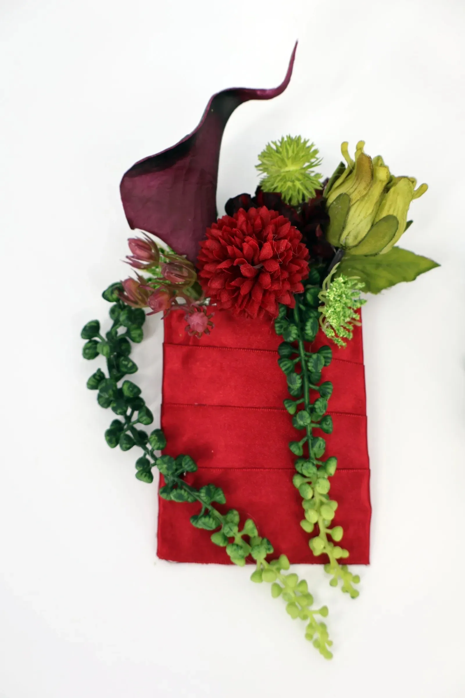 Moss & Merlot - Boutonniere