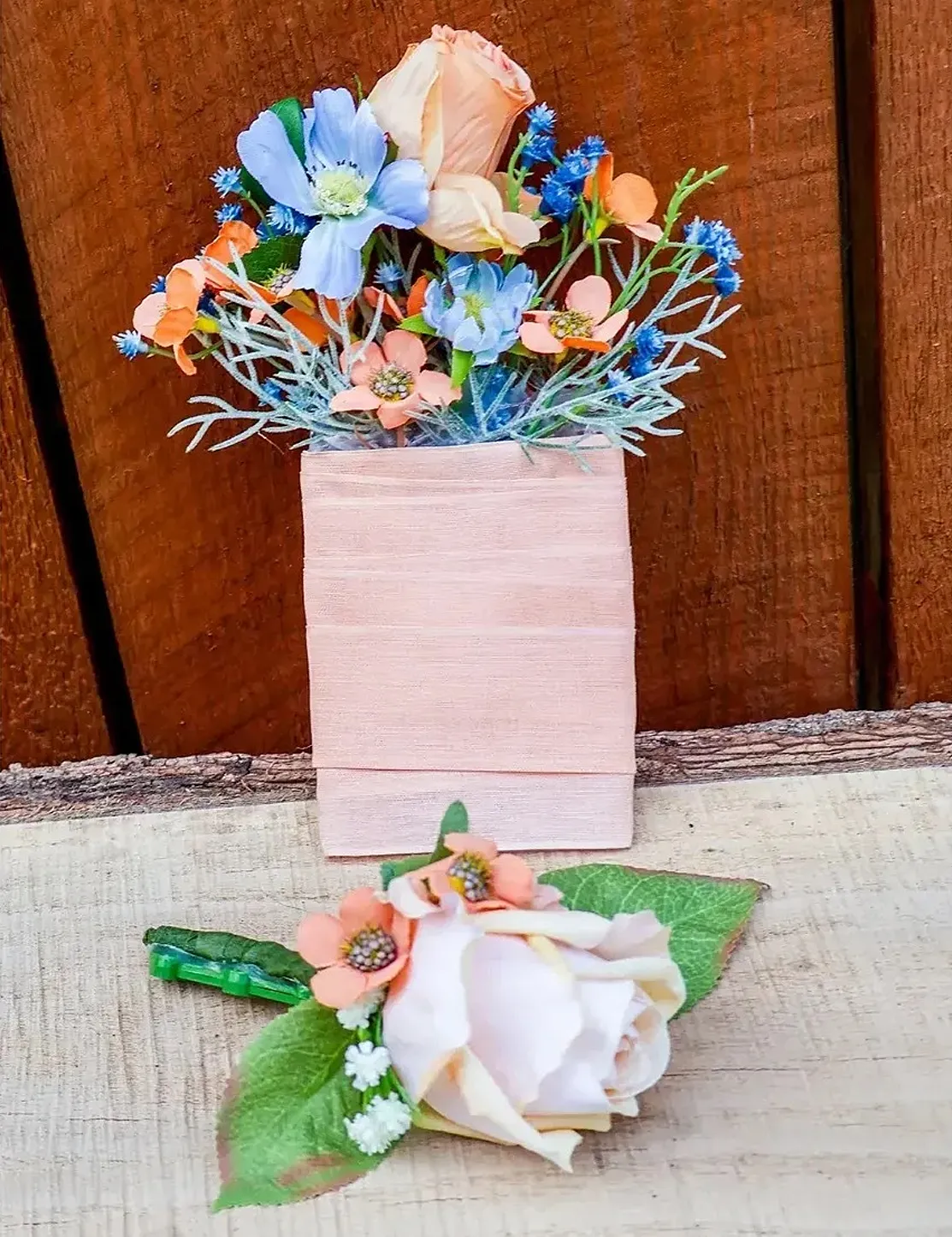 Sunkissed Sky - Boutonniere 