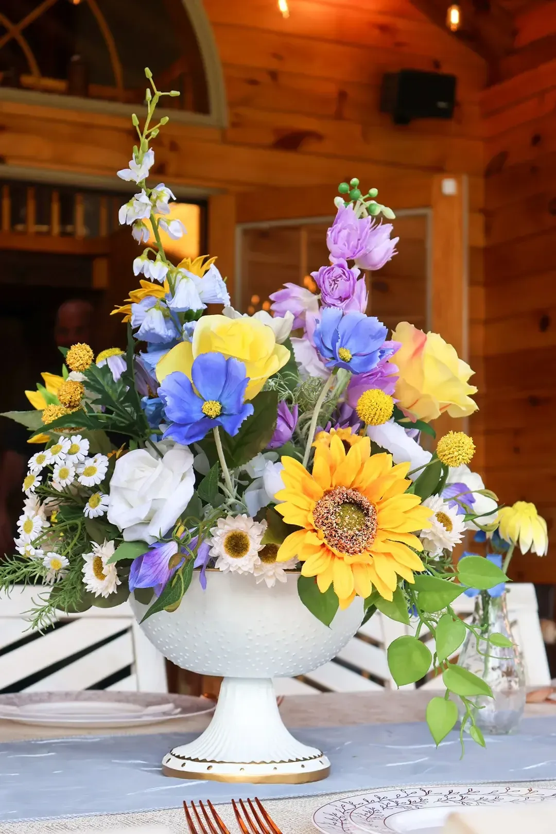 White Embossed Pedestal Centerpiece with Gold Trim
