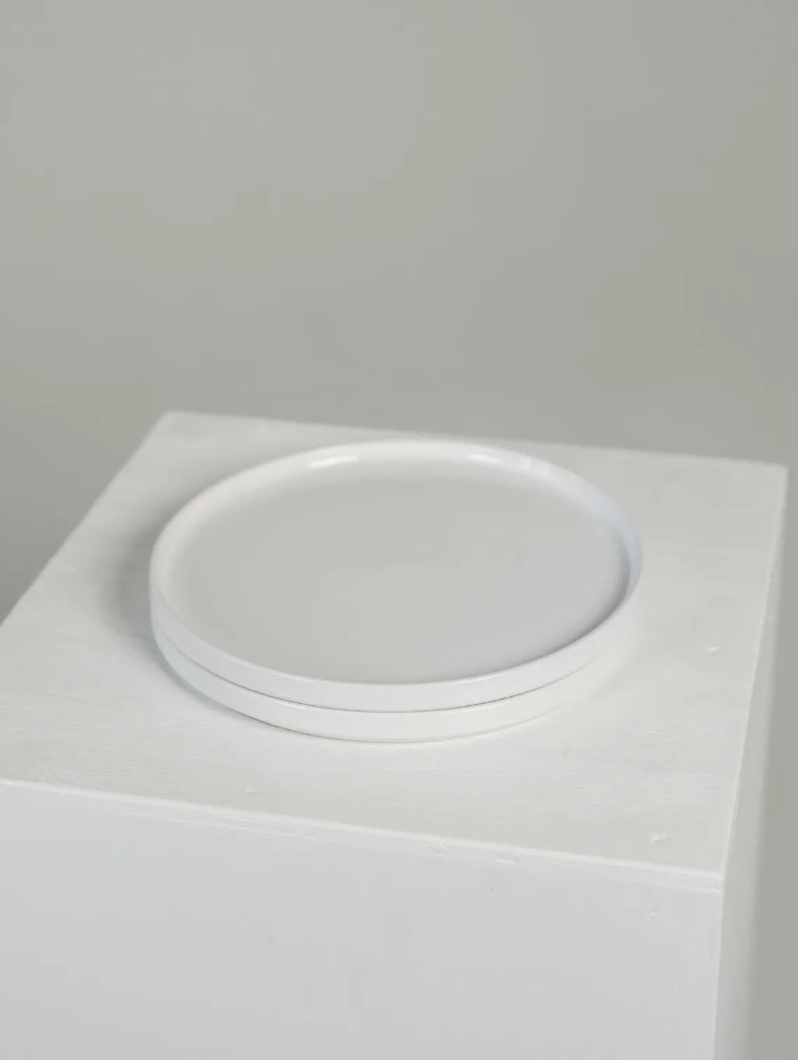 Round White Dinner Plates