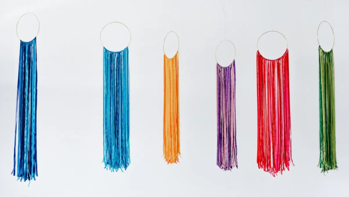 Rings with Dangling Ribbon