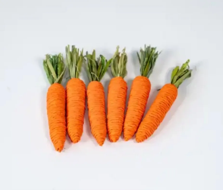 Faux Straw Carrots