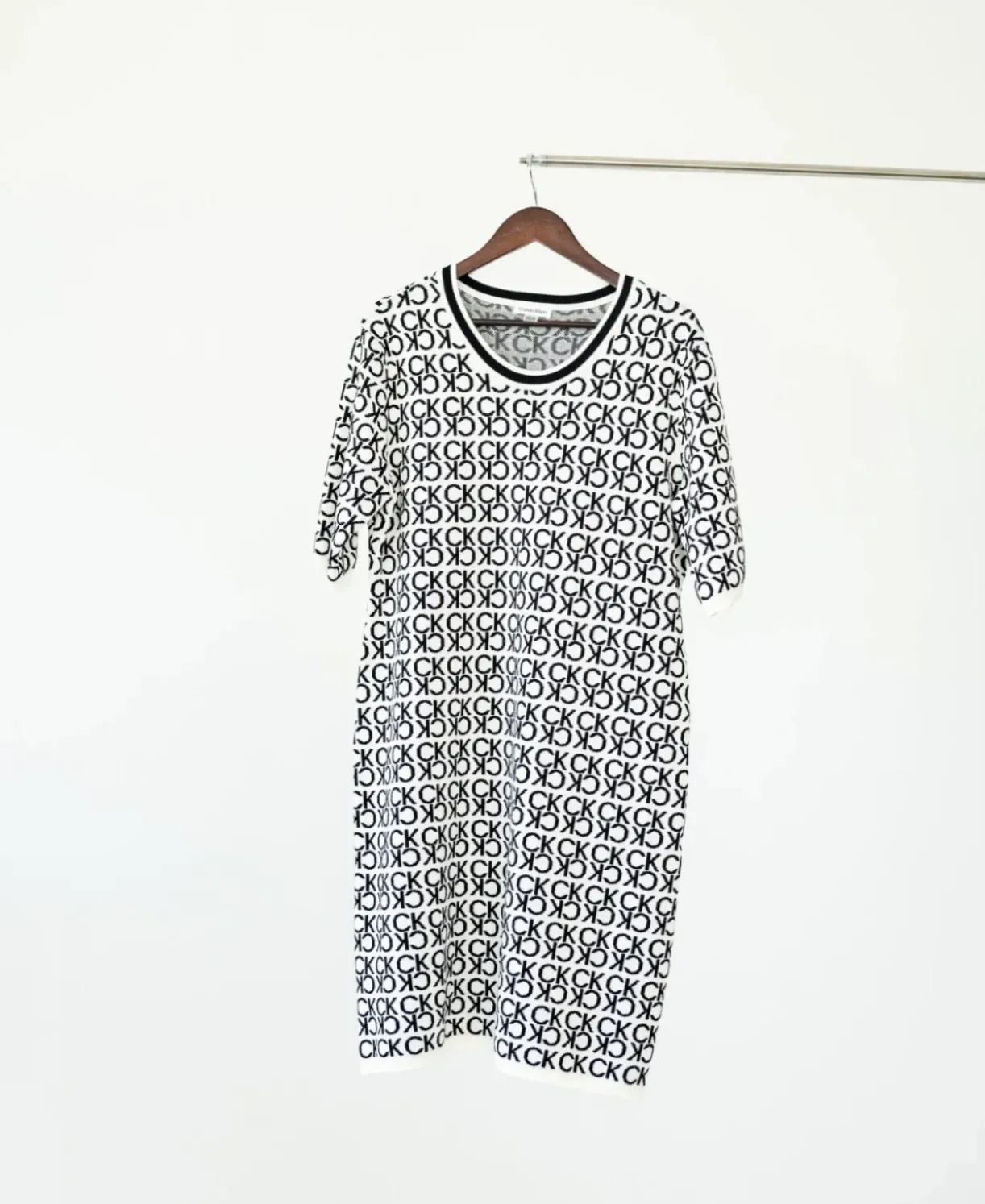 White & Black Calvin Klein Dress | Size XL