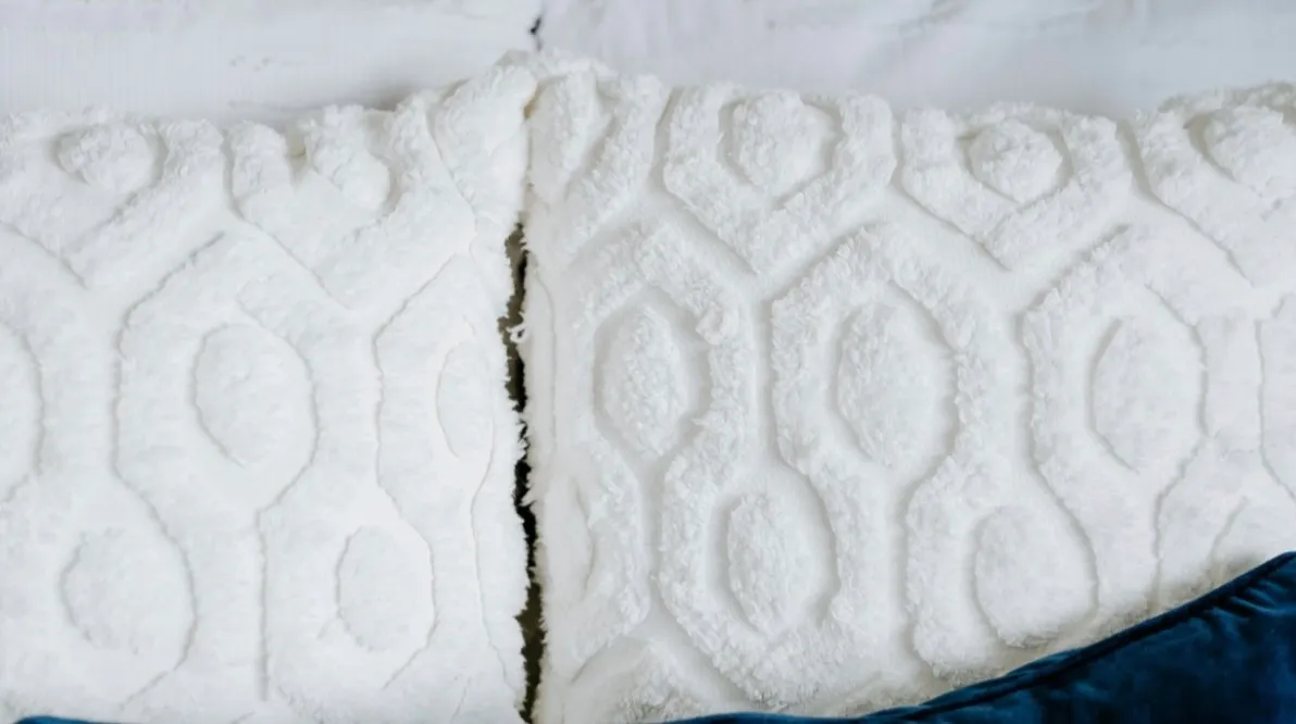 White Throw Pillow (Qty:2)