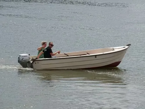 Motorboat Medium
