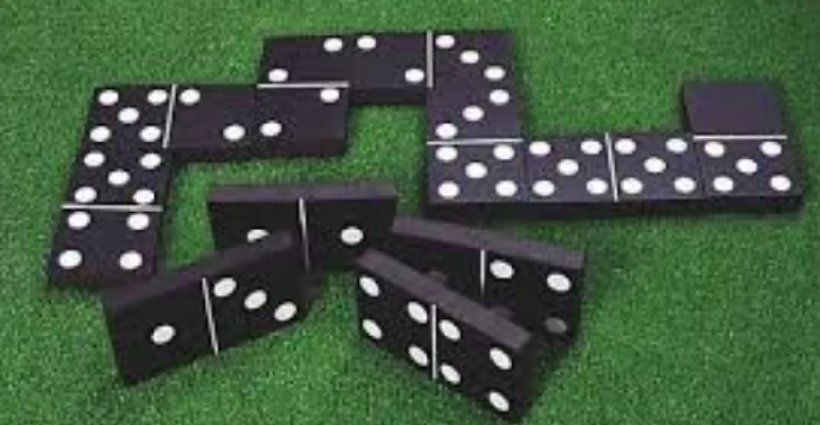 Giant Dominos