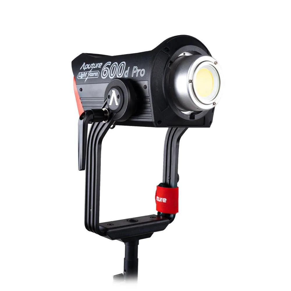 Aputure 600D Pro With Accessories