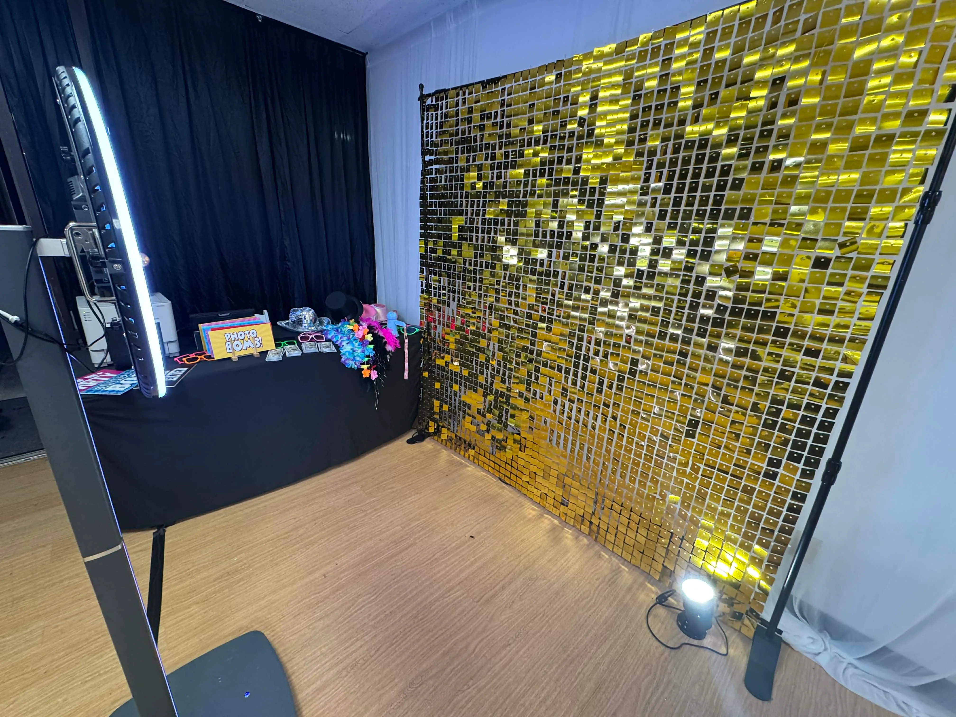 Photobooth (Digital + Prints)