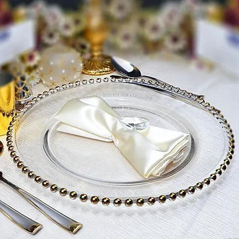 Gold Beaded Rim Glass Charger Plate – Elegant Dining with a Luxe Finish