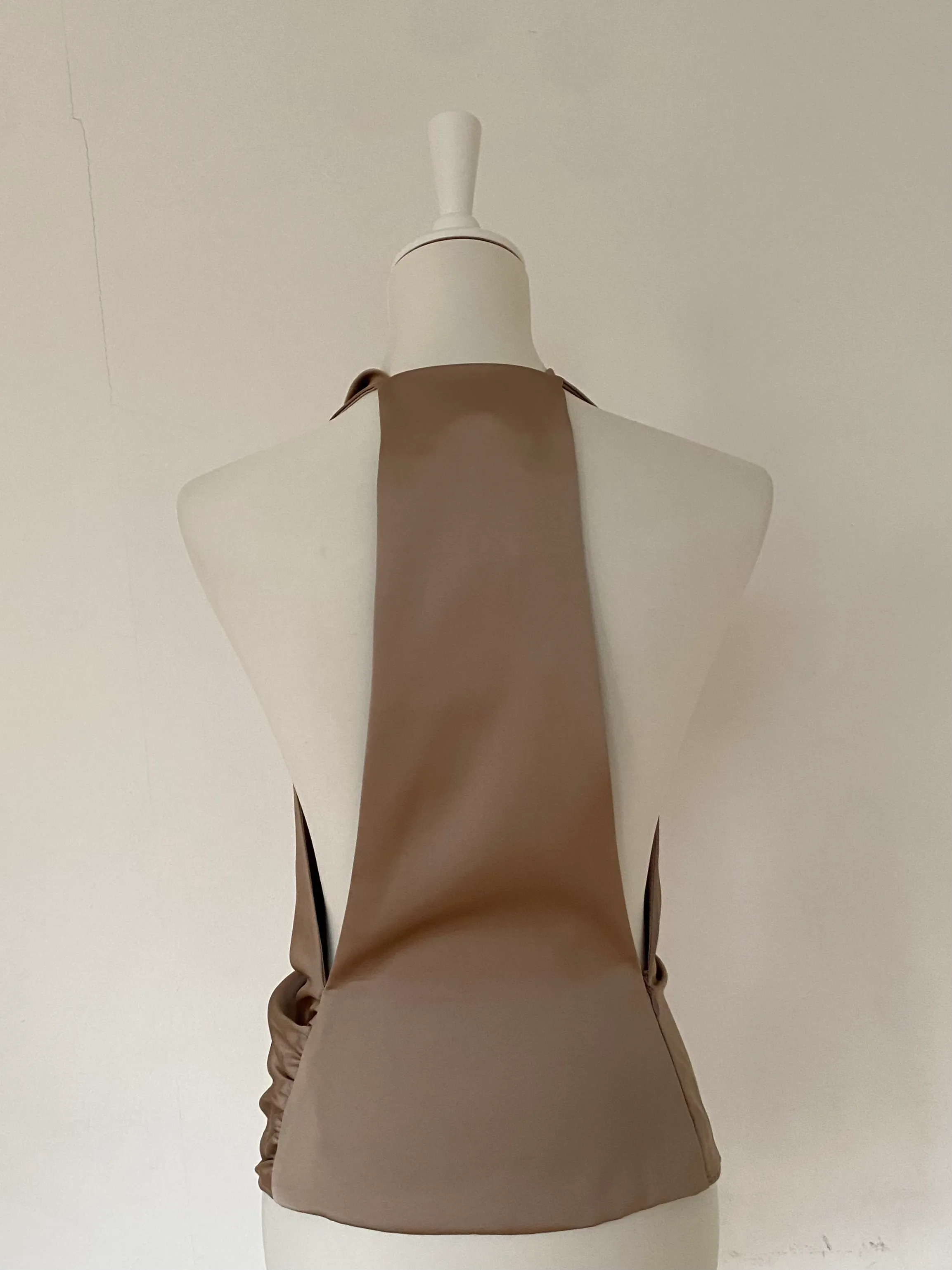 The Andamame Satin Top Greige Size S