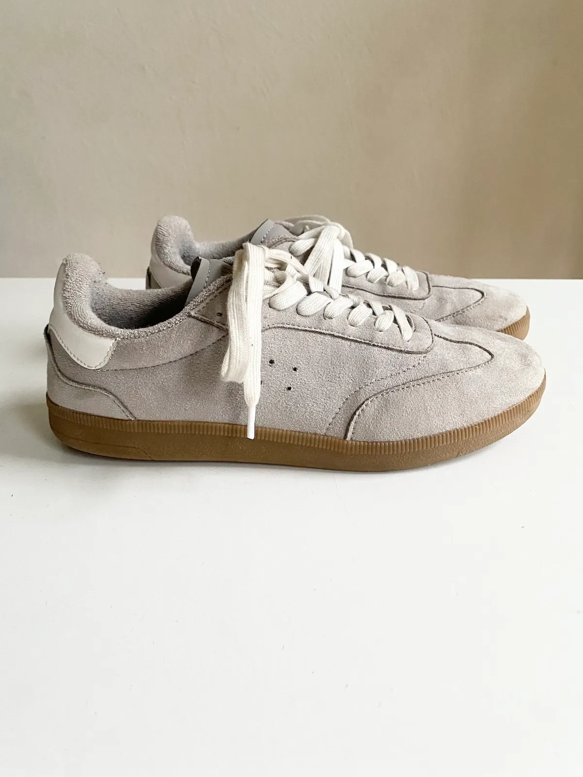 Zara Suede Sneakers Grey — EUR 40