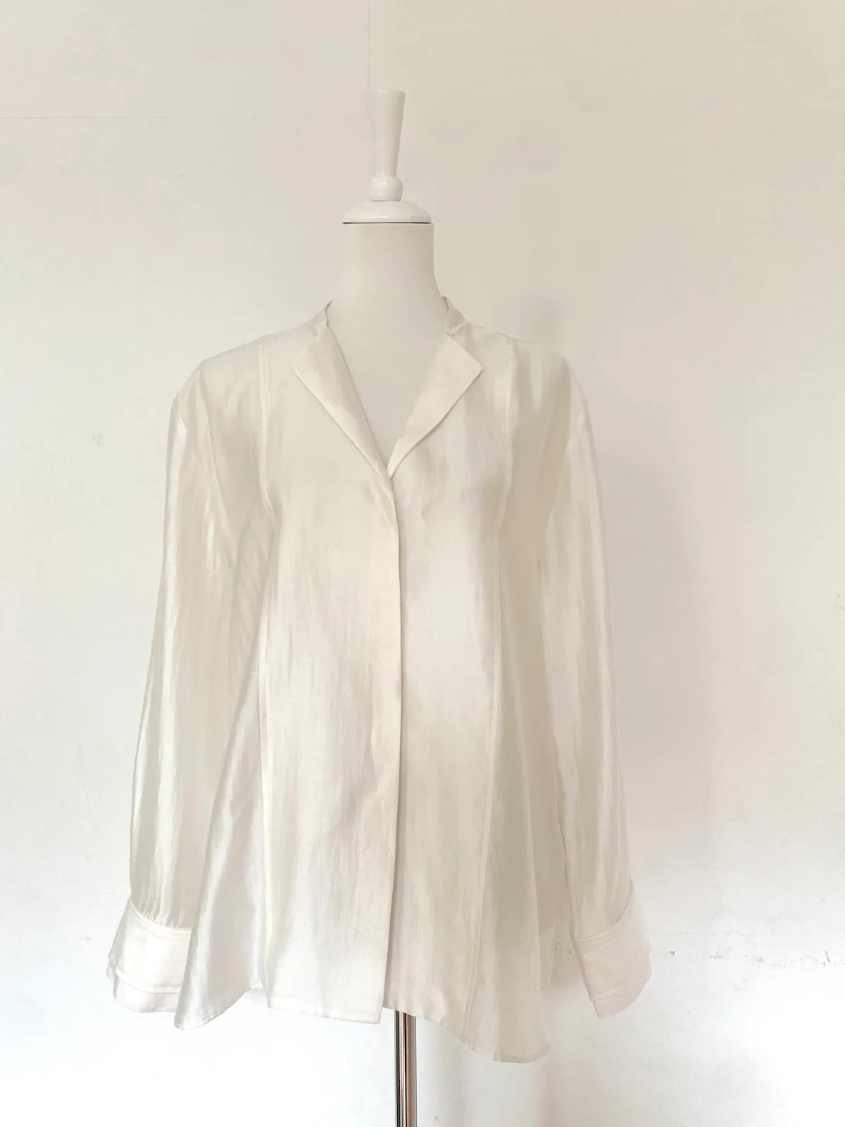Zara Satin-Effect Blouse Ivory – EUR M